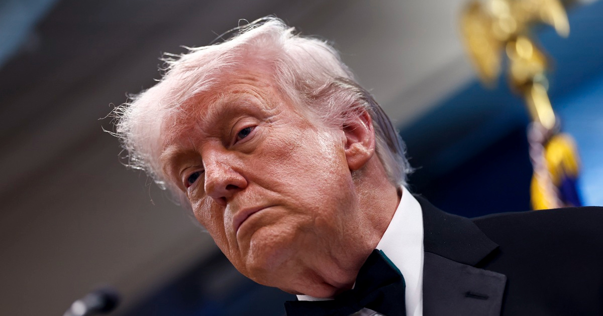 Trump: Iran nas je obavijestio da je u stanju kolapsa