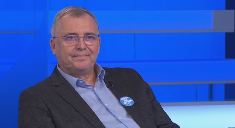 Capak rekao da se sigurno proširuju covid-potvrde. Sad tvrdi da nije