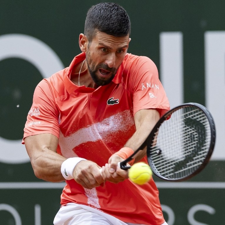 VIDEO Đoković uz probleme sa žuljevima došao do uvjerljive pobjede