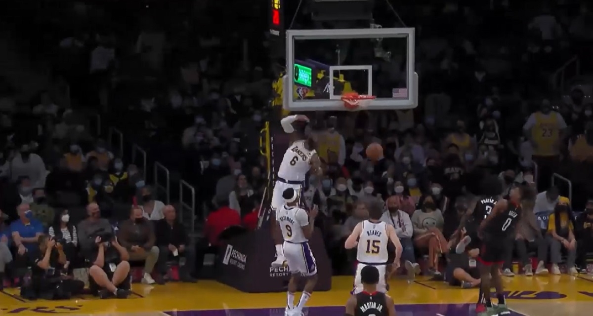 VIDEO Ovako nakon 19 godina u NBA-u zakucava LeBron James