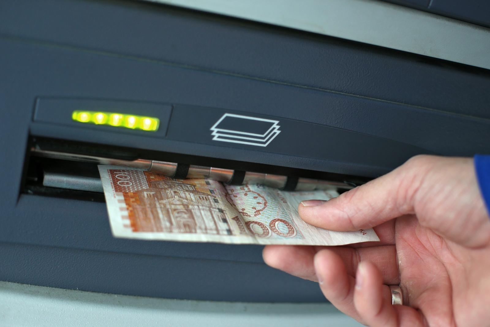 Prosječna neto plaća za srpanj 7046 kuna