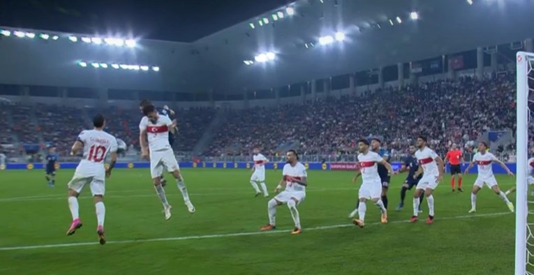 Pogledajte zašto je sudac najprije dosudio penal za Hrvatsku, a onda ga poništio