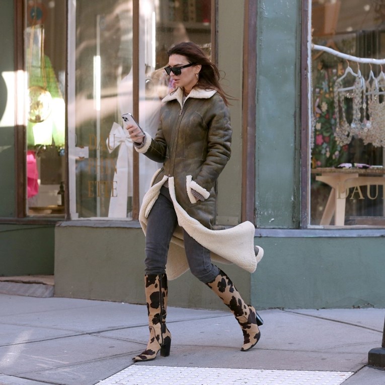 Posvuda je: Čini se da gotovo svi nose kravlji uzorak