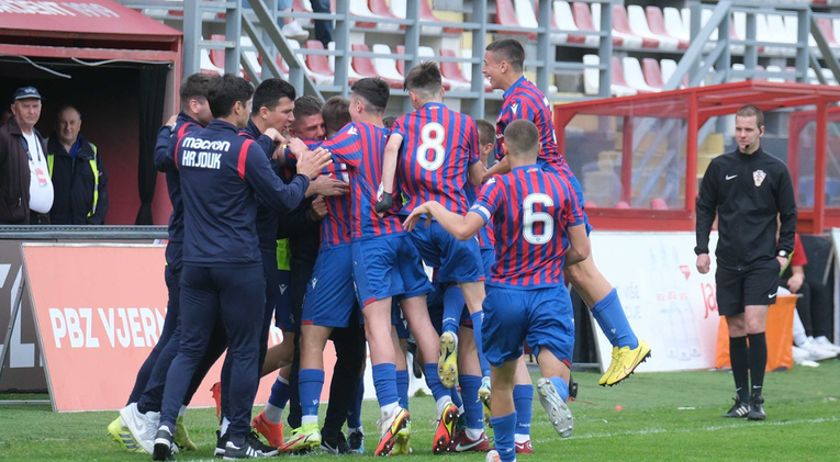 Pioniri Hajduka osvojili Kup pobjedom protiv Osijeka par sati nakon kadeta