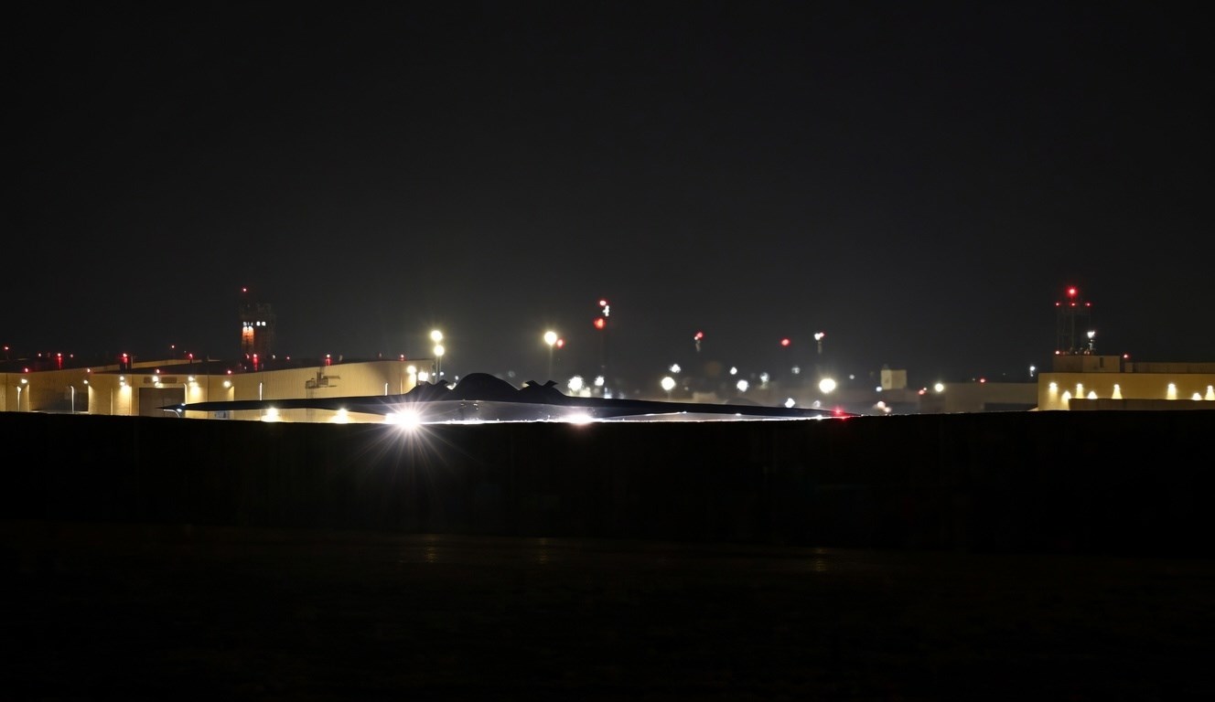 VIDEO Amerika digla B-2 bombardere