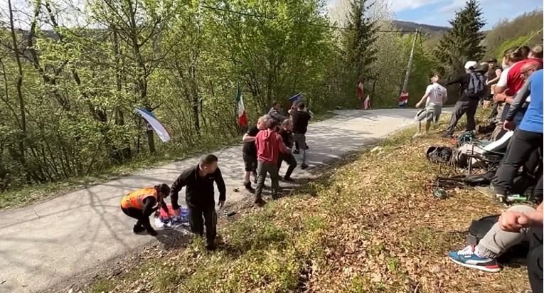 VIDEO Policija privela tri osobe zbog tučnjave na reliju