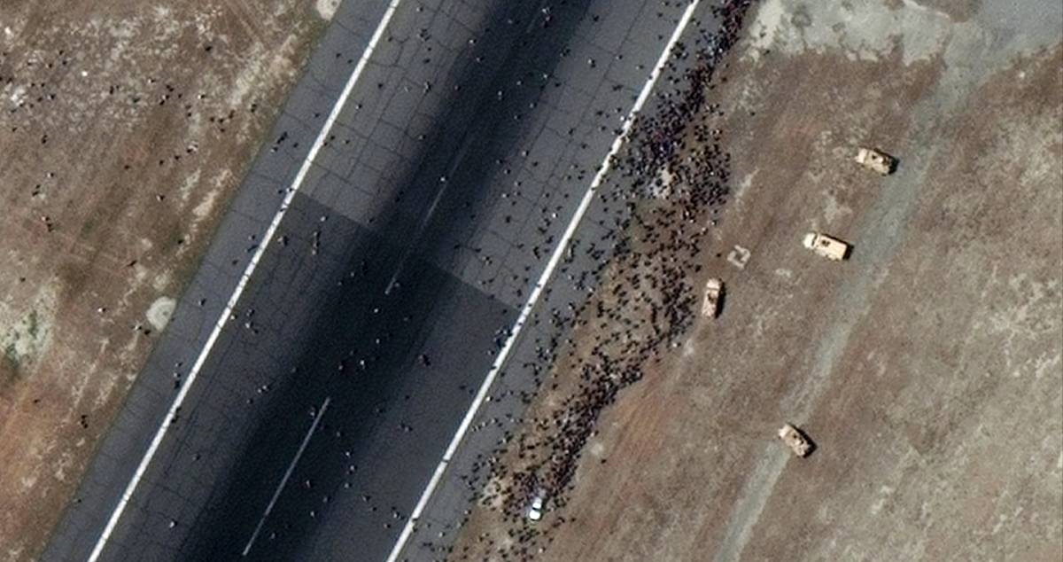 Pogledajte satelitske snimke kaosa na aerodromu u Kabulu