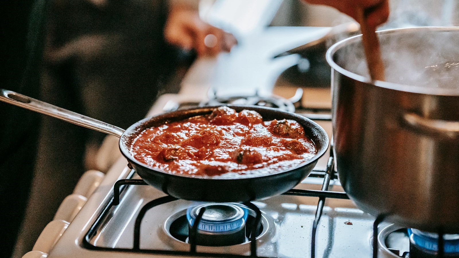 Sigurno ne znate razlike između ova 4 tipa konzervirane rajčice. Bitne su za kuhanje