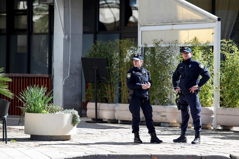 Austrijanac napao muškarca na terasi kafića u Zadru. Uhićen je