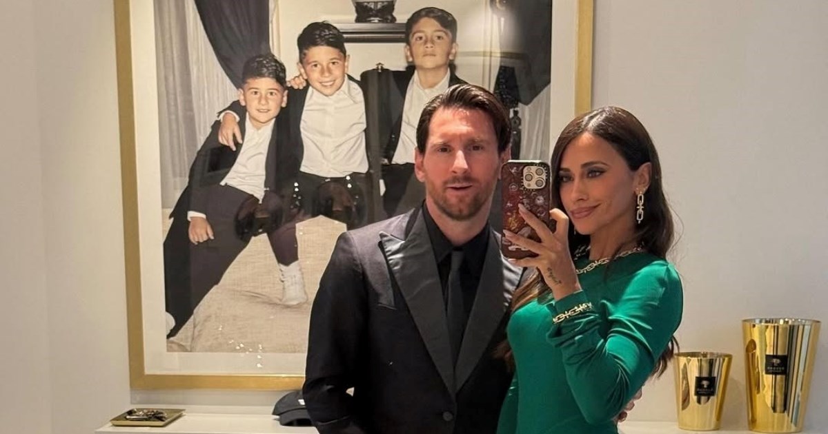 Messi pozirao sa suprugom Antonelom, detalj iza njih privukao pažnju