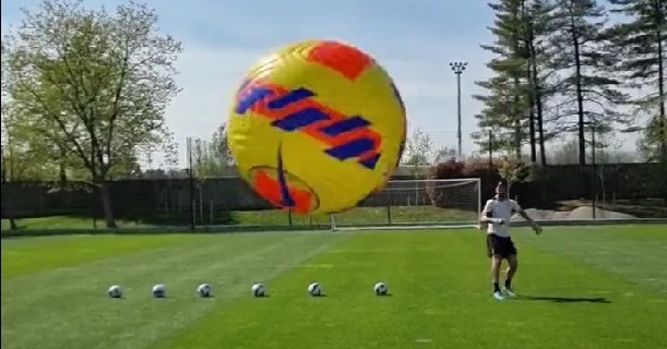 Ibrahimović loptom namjerno pogodio kameru, iza svega je poruka navijačima
