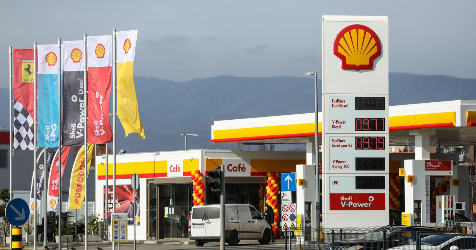 MOL i Shell u Sloveniji ograničili točenje goriva. Mjere uvode i drugi