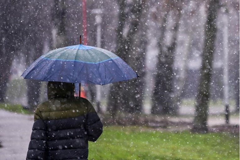 U istočnoj Slavoniji i Lici danas bi mjestimično mogao padati snijeg