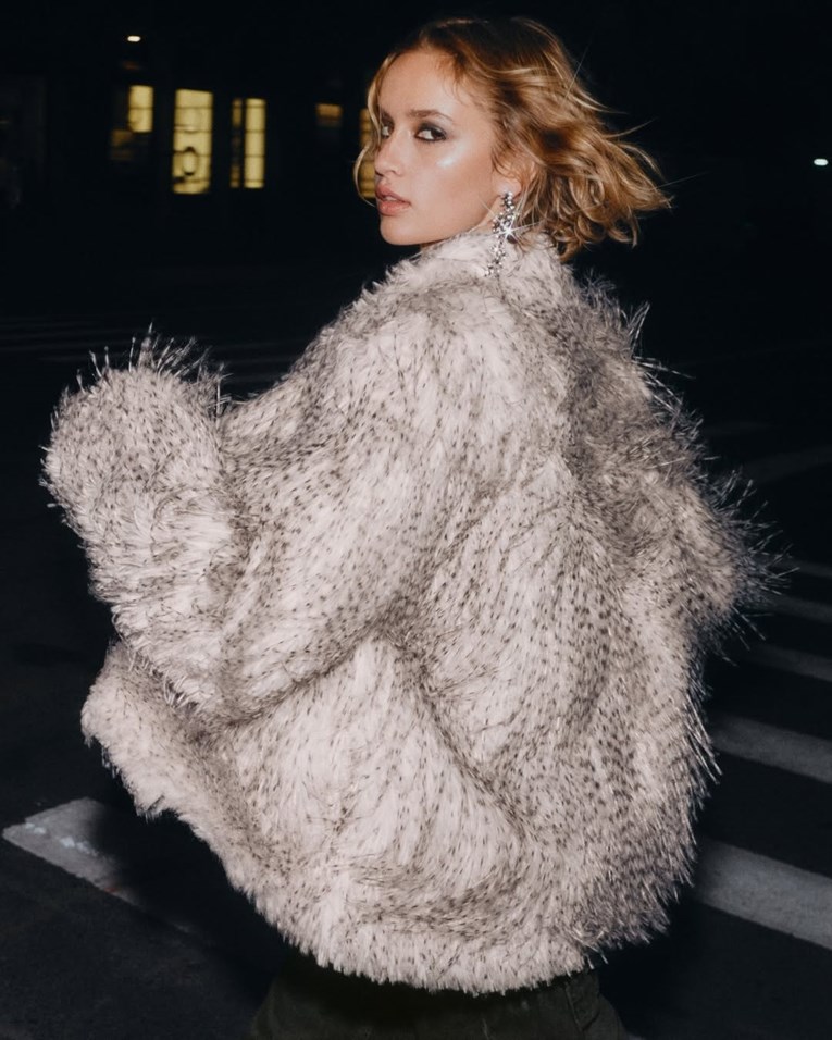 Potvrđeno kad kreće Black Friday sniženje u Zari. Pogledajte ponudu