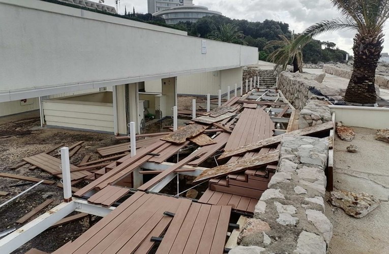 VIDEO Olujno nevrijeme potpuno uništilo dubrovačku plažu, šteta je ogromna
