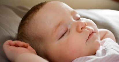 Najčešći mitovi o spavanju beba u koje se još uvijek vjeruje