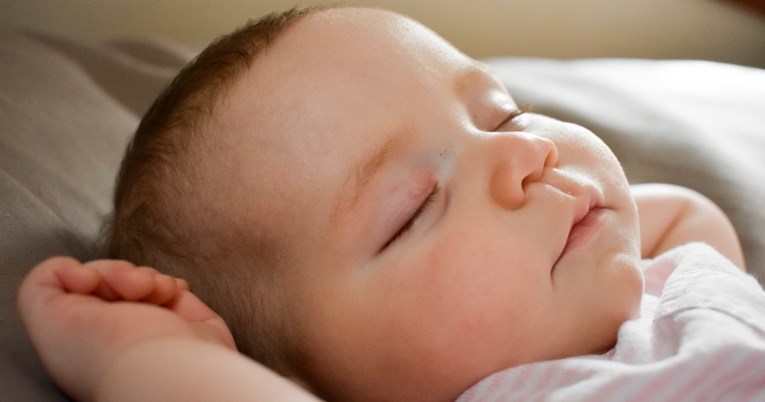 Najčešći mitovi o spavanju beba u koje se još uvijek vjeruje