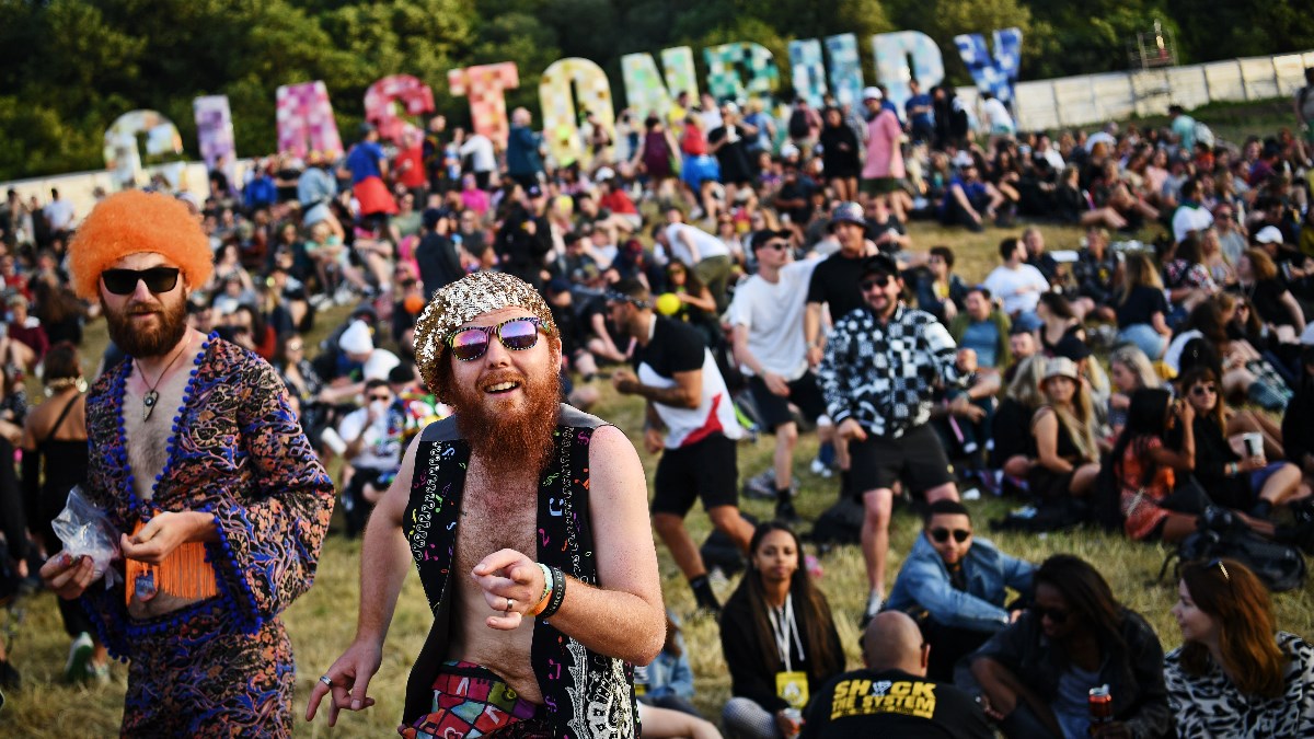 Unatoč velikom rastu novih slučajeva, Englezi organiziraju festival od 40.000 ljudi