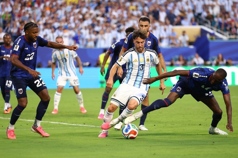 Kontroverzna odluka u pobjedi Argentine. Sudac je prekršio novo pravilo