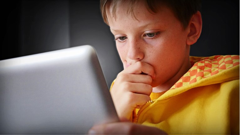 Europol: Teroristi koriste AI, memove i igre za vrbovanje maloljetnika