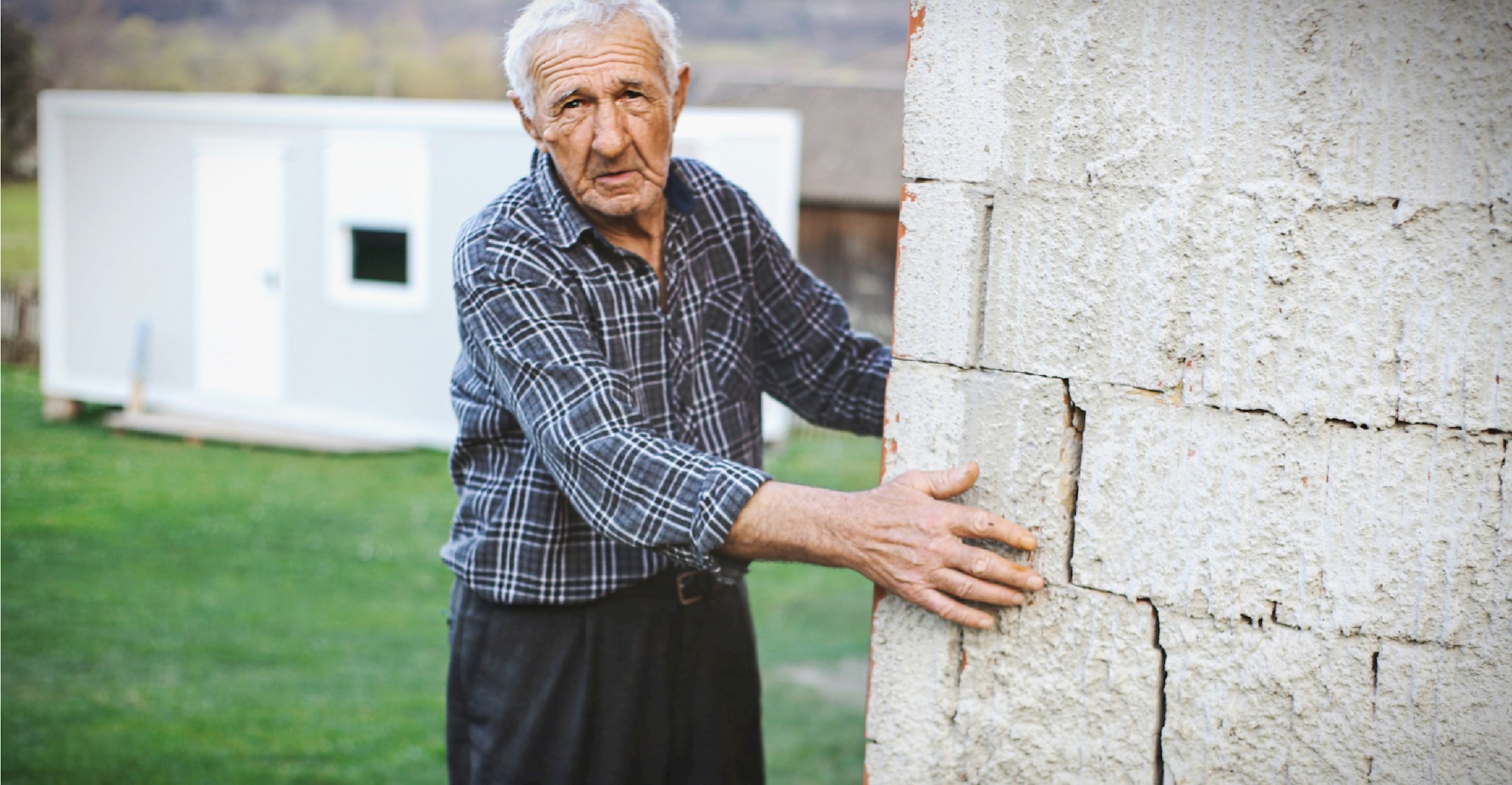 INDEX ŽELJA Milka i Nikola žive u kontejneru, kuća im je uništena. Htjeli bi perilicu