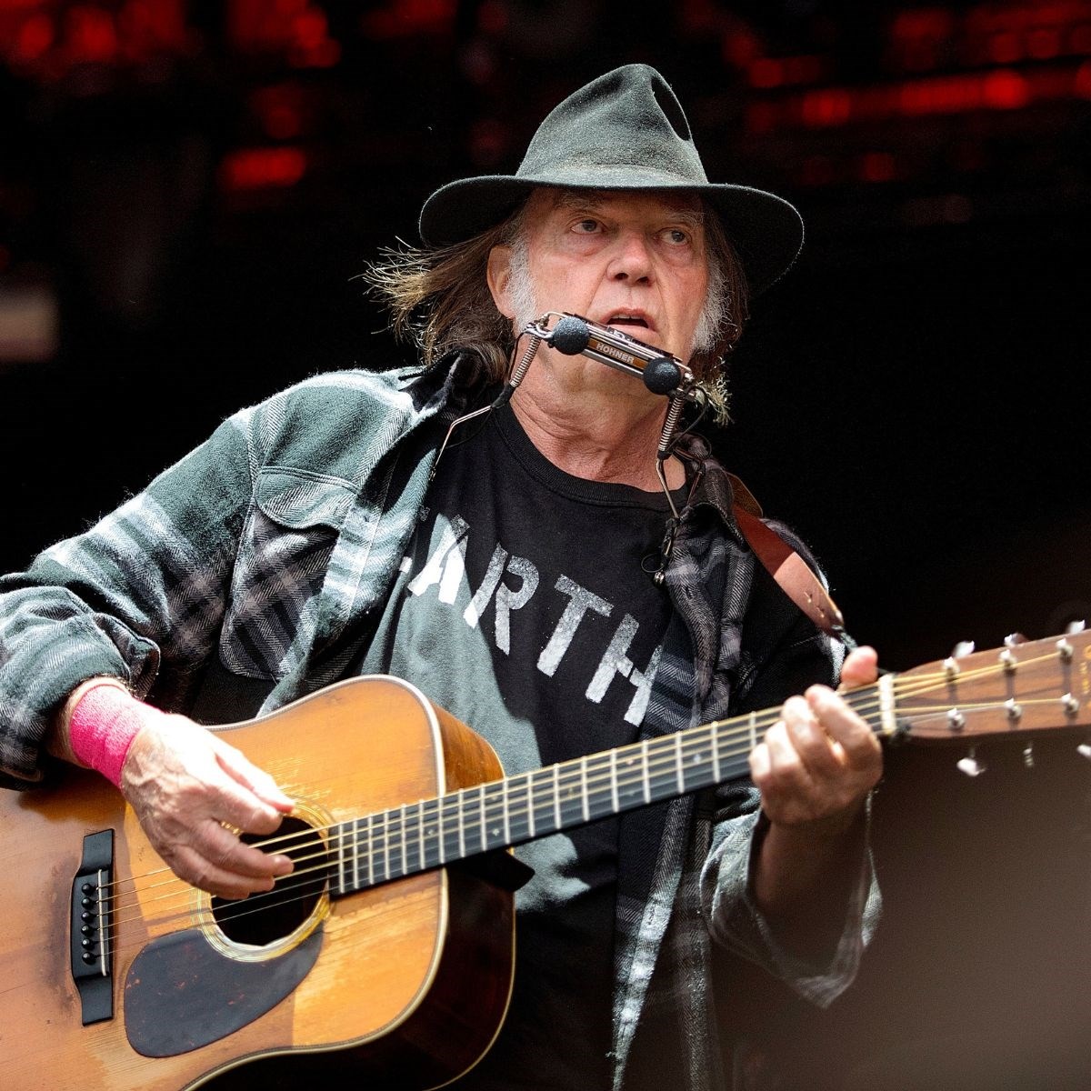 Neil Young počinje europsku turneju besplatnim koncertom u Ukrajini