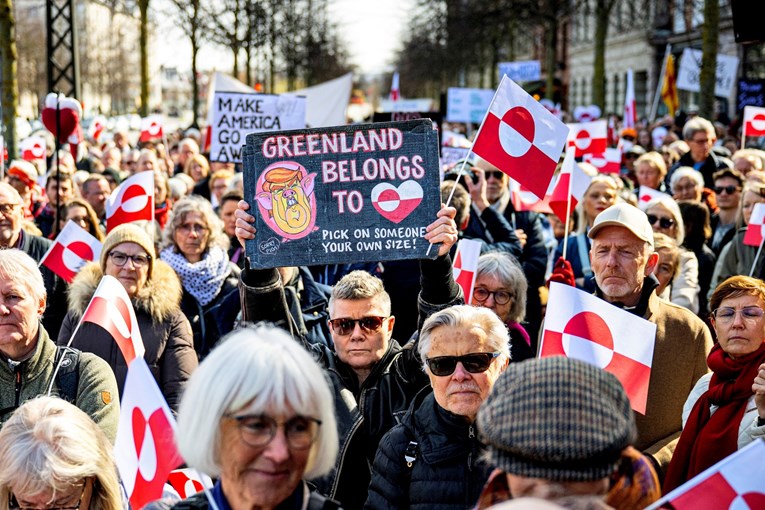 NYT: Trump će pokušati "kupiti" Grenlanđane, svakom stanovniku po 10.000 dolara