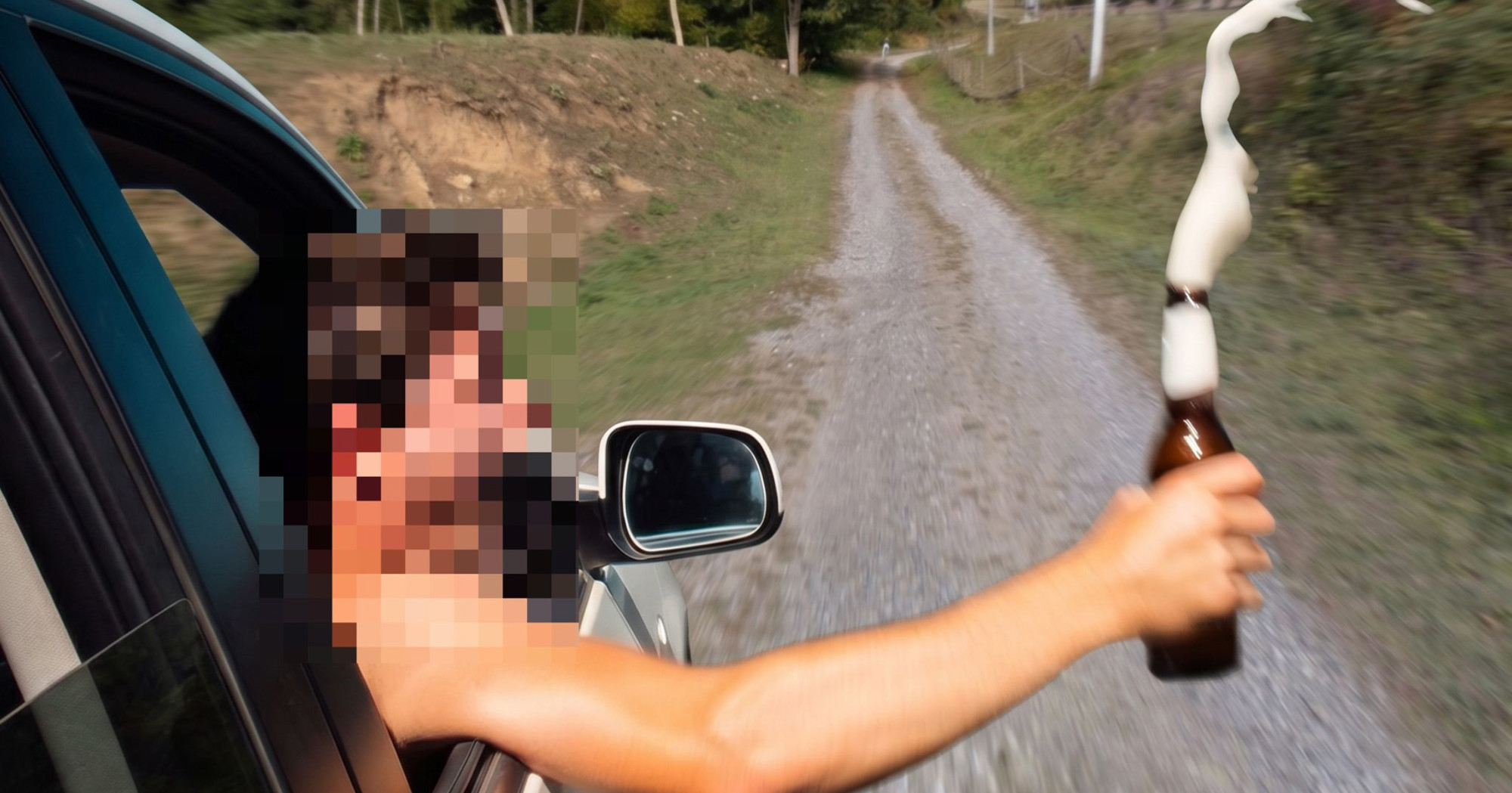 Pio pivo kroz prozor auta i pokazivao stražnjicu prolaznicima u Ožegovcima