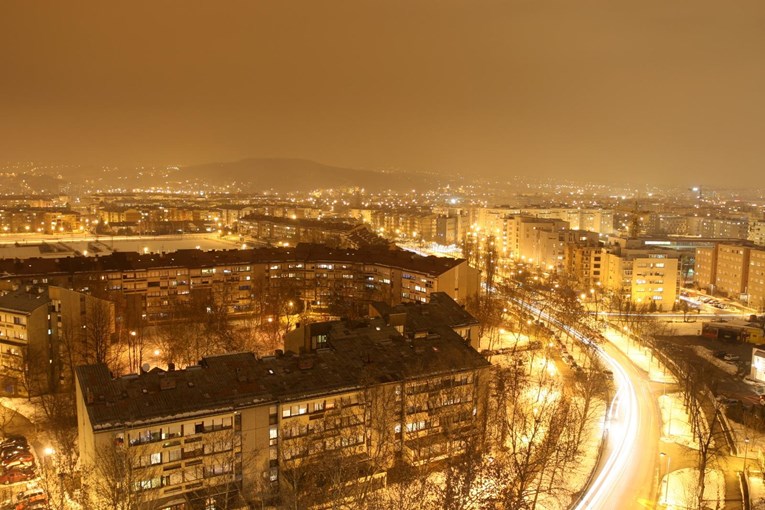 Ljudi se žale da nešto jako smrdi na zapadu Zagreba. Plin nije, ne zna se što je