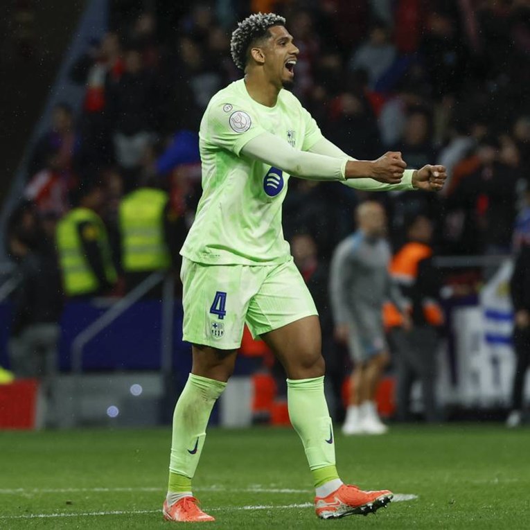 Liverpoolov branič ide u Real, a kao zamjena stiže igrač Barcelone?