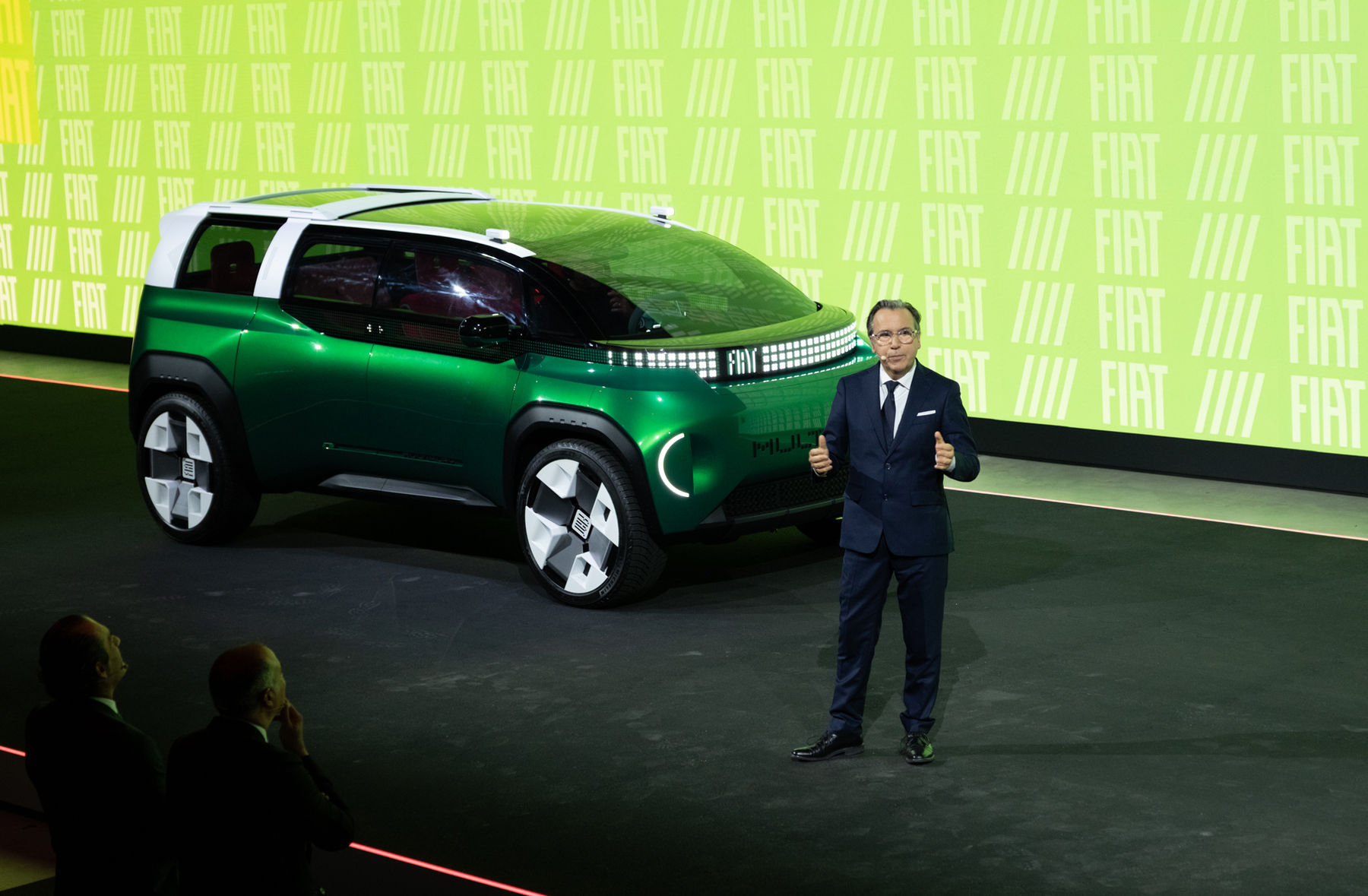 Fiat Multiplay: U Pariz stigao koncept koji spaja monovolumen, SUV i kamionet