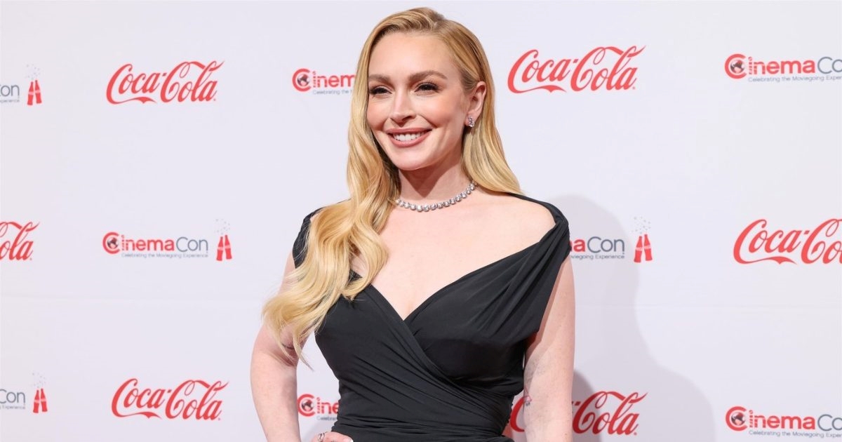 Francuski stil na noktima: Inspirirajte se manikurom Lindsay Lohan