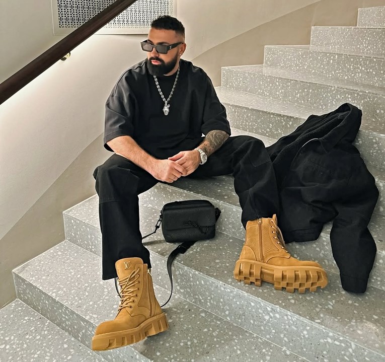 Izgorjela vikendica Jale Brata. Vatrogasci satima gasili požar