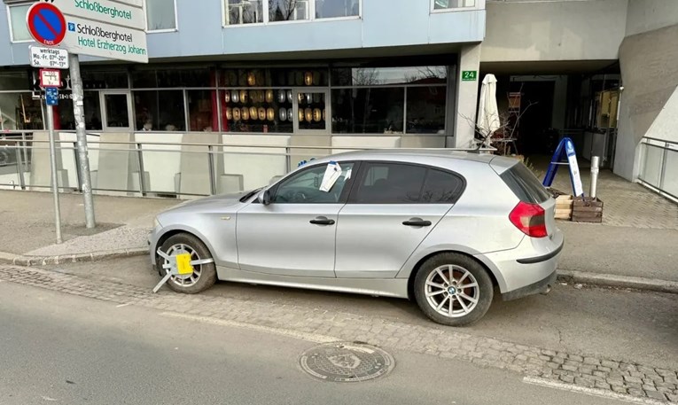 BMW Hrvatice mjesecima parkiran u Grazu, skupila 8000 eura kazni. "Bila je bijesna"