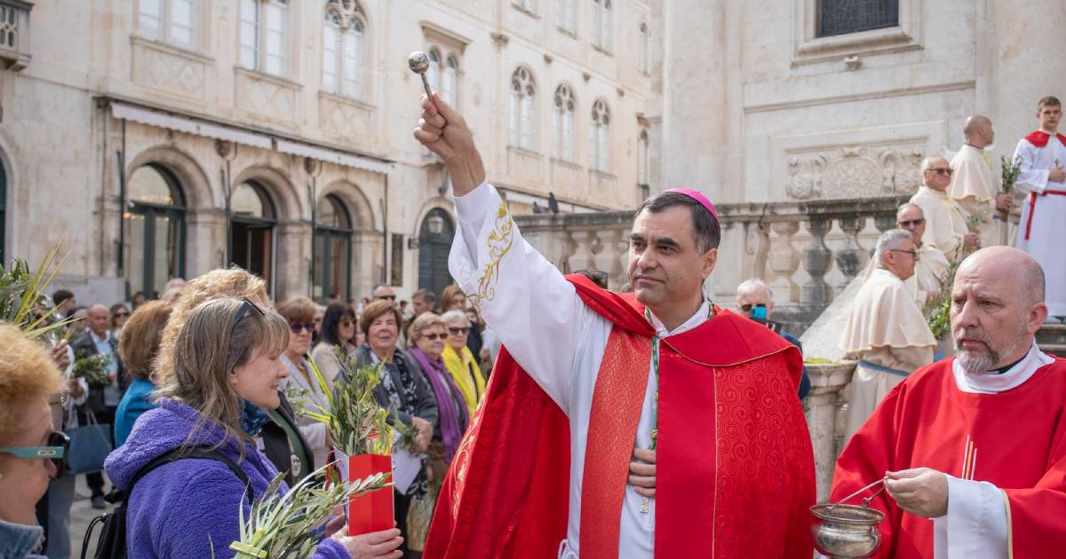 Dubrovački biskup: Uskrs prisutan u srcu koje odbacuje kulturu rata i smrti