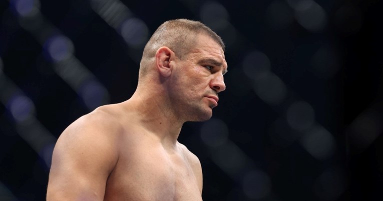 Delija se izvagao uoči meča u UFC-u. Lakši je 11.5 kilograma od protivnika