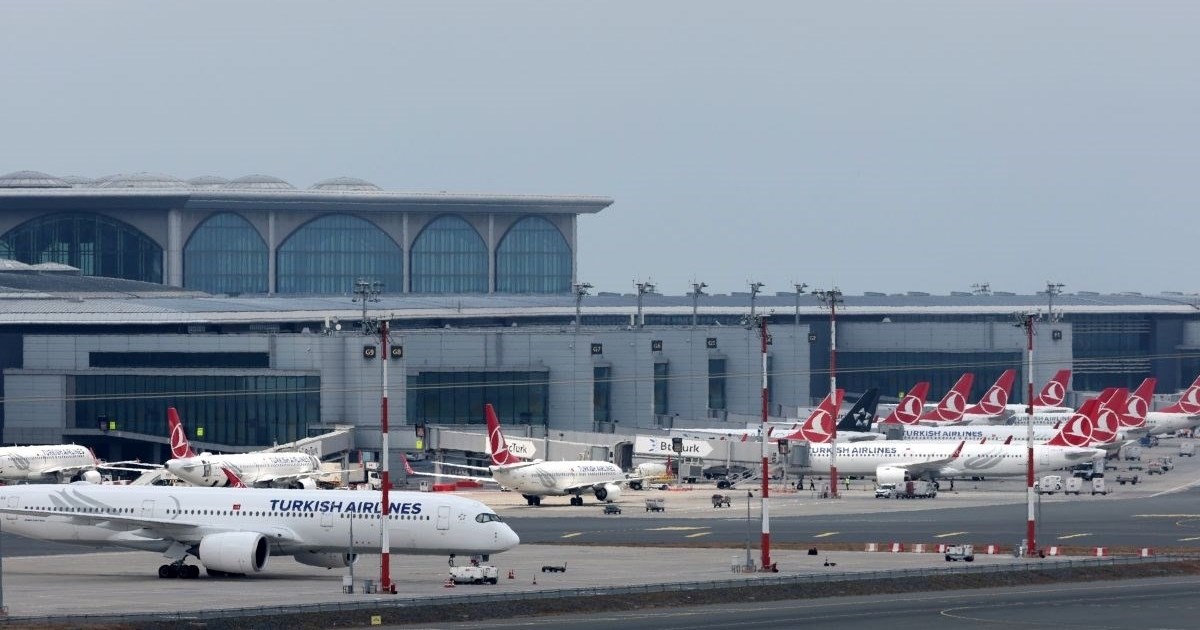 Turska će kažnjavati putnike koji ustaju prije zaustavljanja zrakoplova