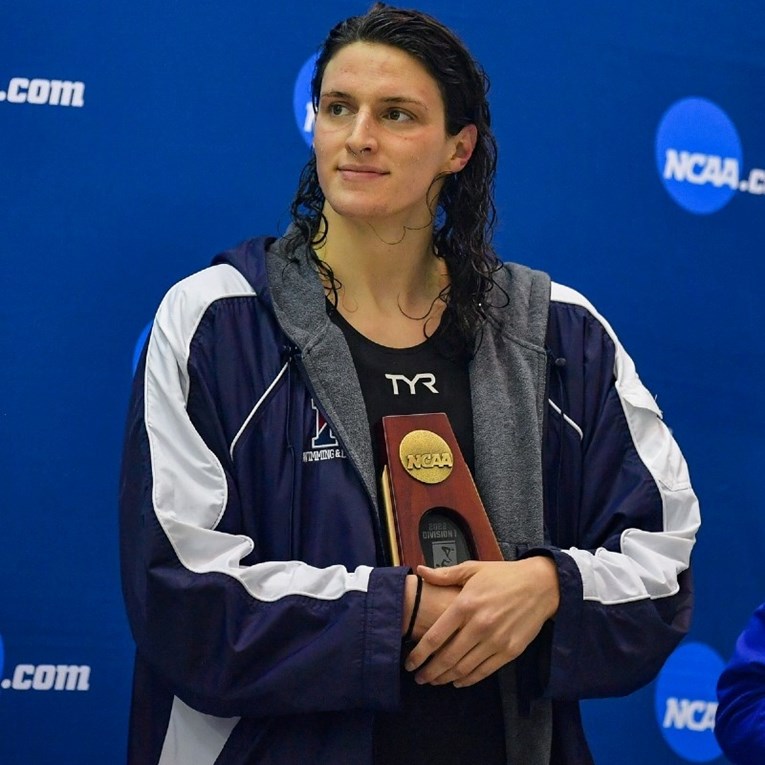 Najpoznatijoj transrodnoj plivačici poništeni svi rezultati i rekordi