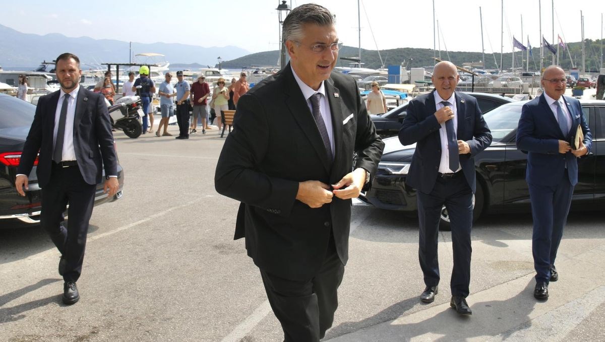 Plenković posjetio Korčulu. Ministrica: Neto plaća na otocima porasla je za 60%