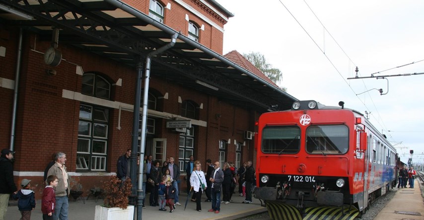 Muž i sin u Karlovcu čekali ženu pa prebili ljubavnika s kojim je izašla iz vlaka