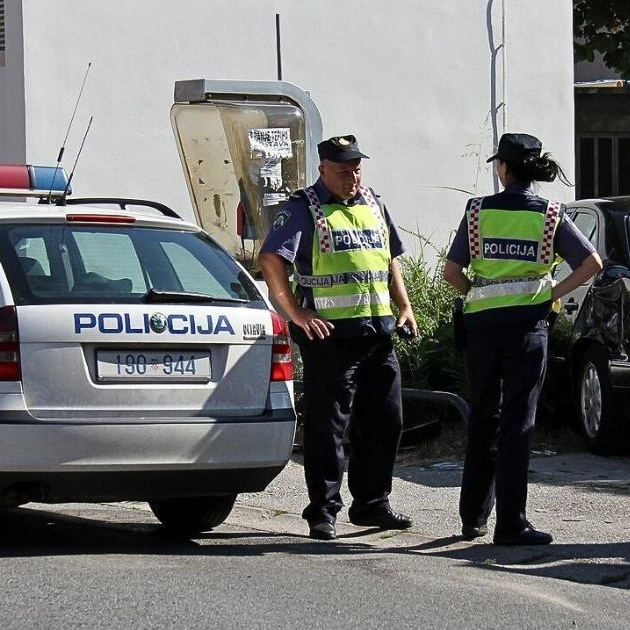 U Zagrebu pljačkali strane taksiste, prijetili im pištoljem. Uhićeni maloljetnici