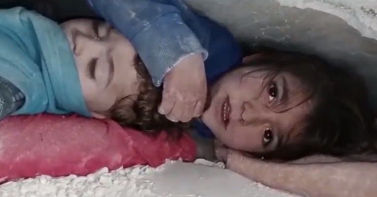 Sirijska djevojčica spasila brata pod ruševinama, a sada joj prijeti tužna sudbina