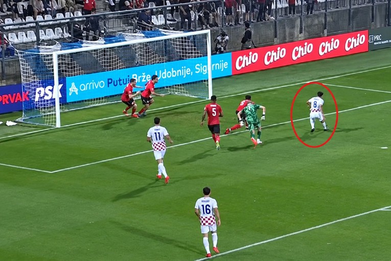 VIDEO Kovačić je zaobišao golmana i pucao s nekoliko metara. Promašio je prazan gol