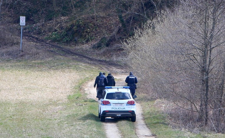 Jutros spriječeno krijumčarenje još 12 migranata iz BiH, uhićena dva krijumčara