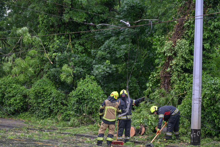 Jedna osoba ozlijeđena u nevremenu u Zagrebu