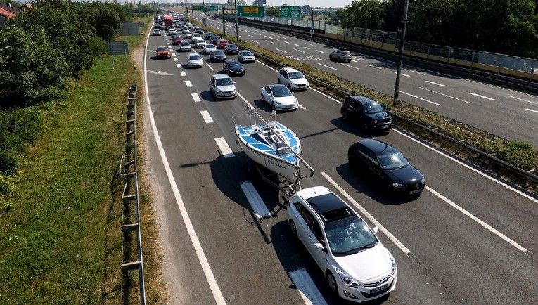 HAK: Danas na cestama pojačan promet i povremeni zastoji