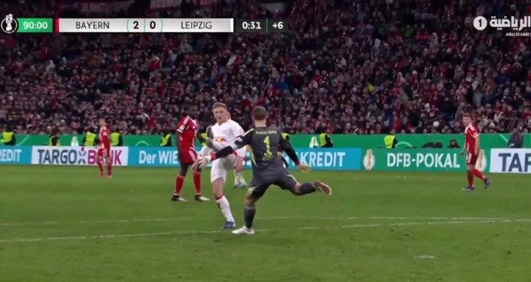 VIDEO Neuer naredio mladom suparniku da mu ode po loptu. Slijedila je hit scena