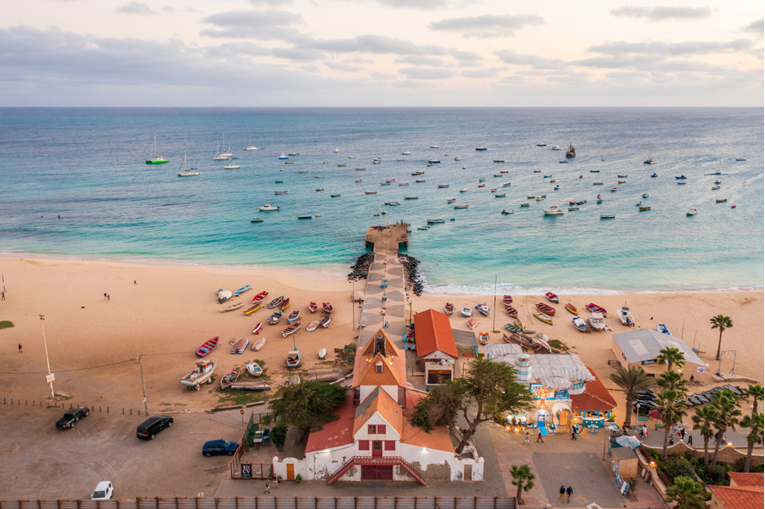 Stotine turista teško oboljelo na egzotičnim otocima, četvero umrlo. Što se događa?