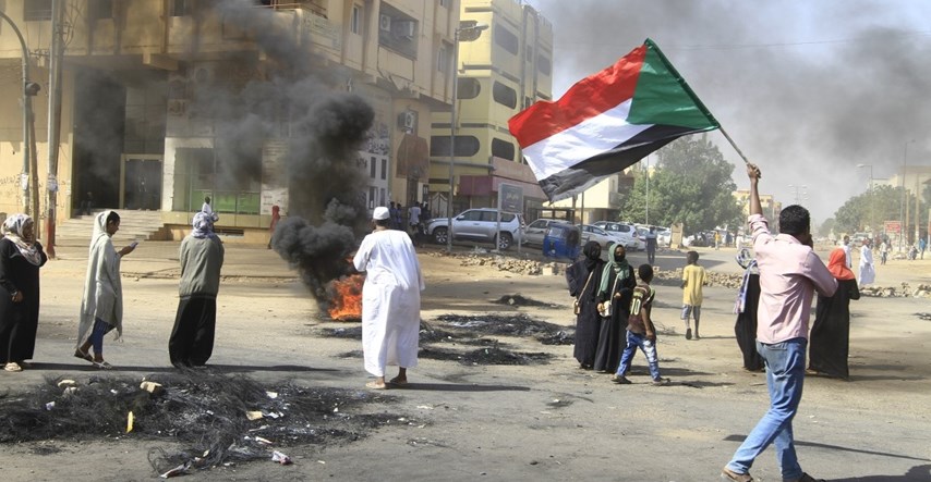 Glavni sudanski general: Svrgnuli smo vladu jer su huškali protiv vojske