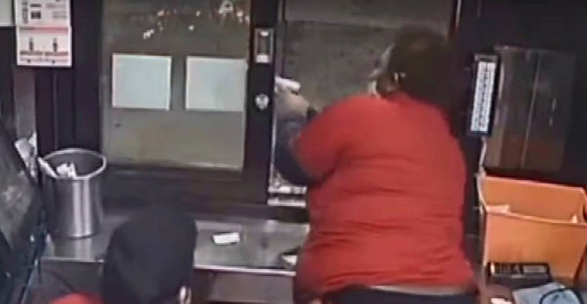 VIDEO Nije dobio krumpiriće u fast foodu u Texasu, žalio se. Radnica pucala za njim